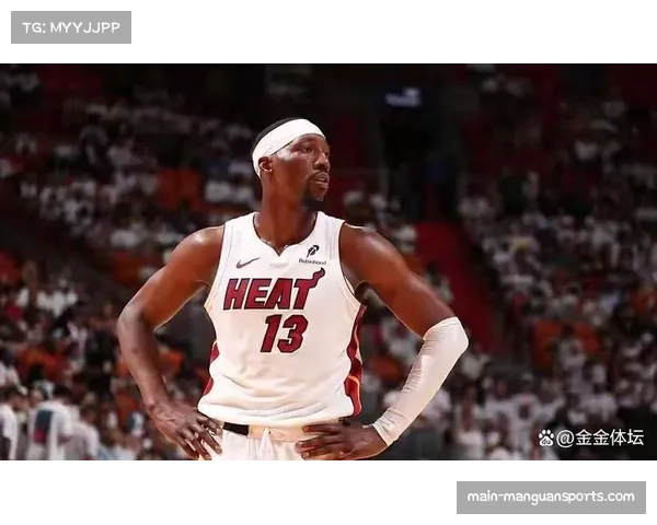 现代NBA中锋角色转型:技术流内线崛起与传统篮下肉搏的消失 现代NBA中锋角色转型:技术流内线崛起与传统篮下肉搏的消失